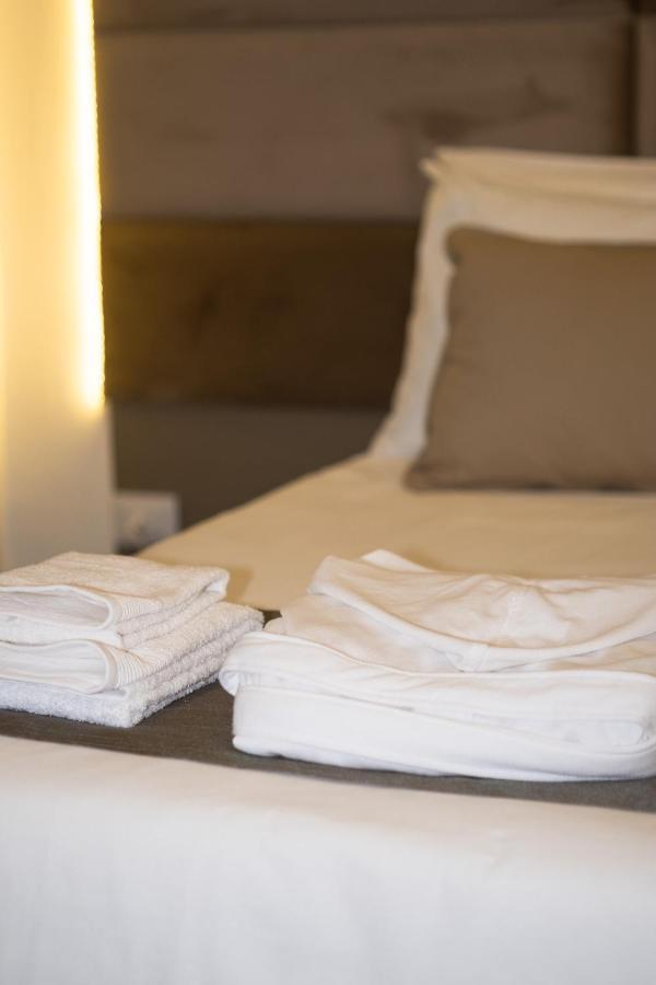 Caracciolo18 - Gb Apartment Napoli Ngoại thất bức ảnh